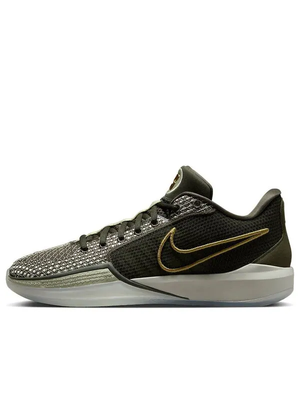 Кроссовки сабрина 1 Nike — изображение 1 из 4