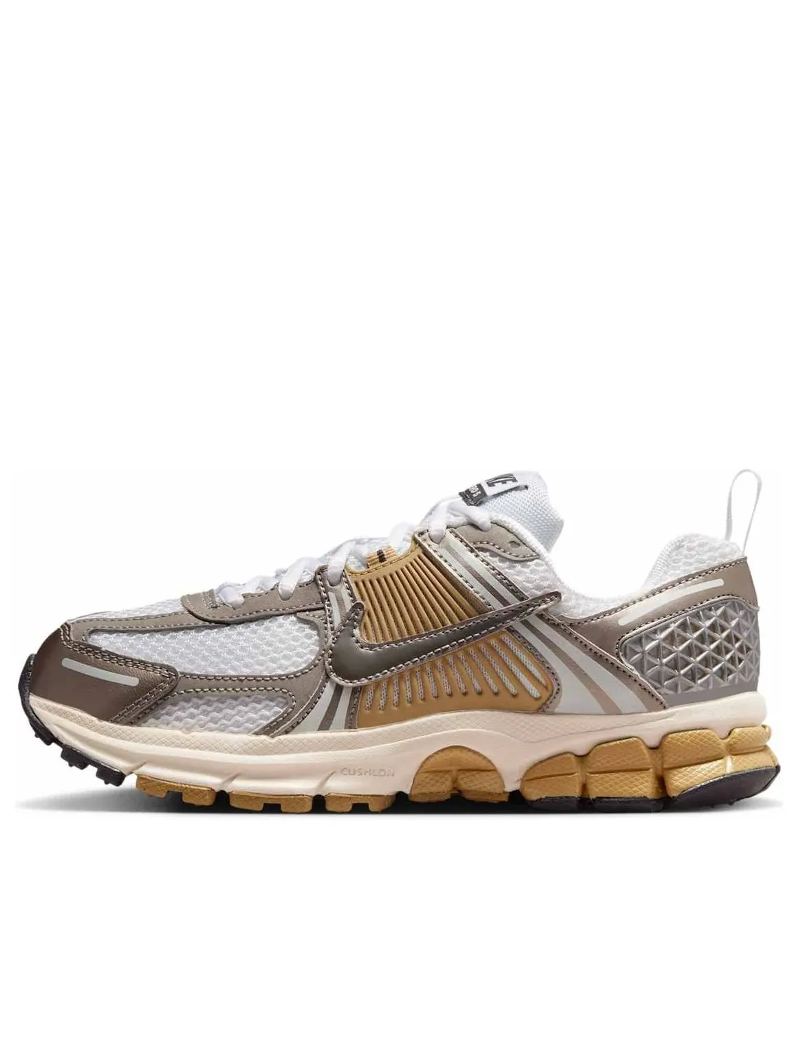 Кроссовки (GS) Nike Air Zoom Vomero 5 'Metallic Pewter Parachute Beige' — изображение 1 из 6, золото