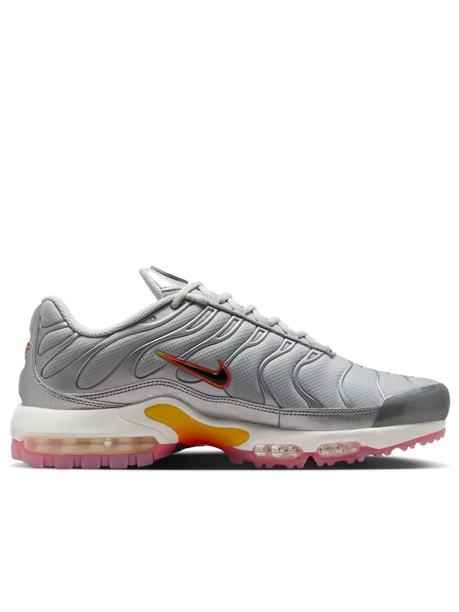 Кроссовки Nike Air Max Plus Golf 'US Open' — изображение 2 из 6, серебряный