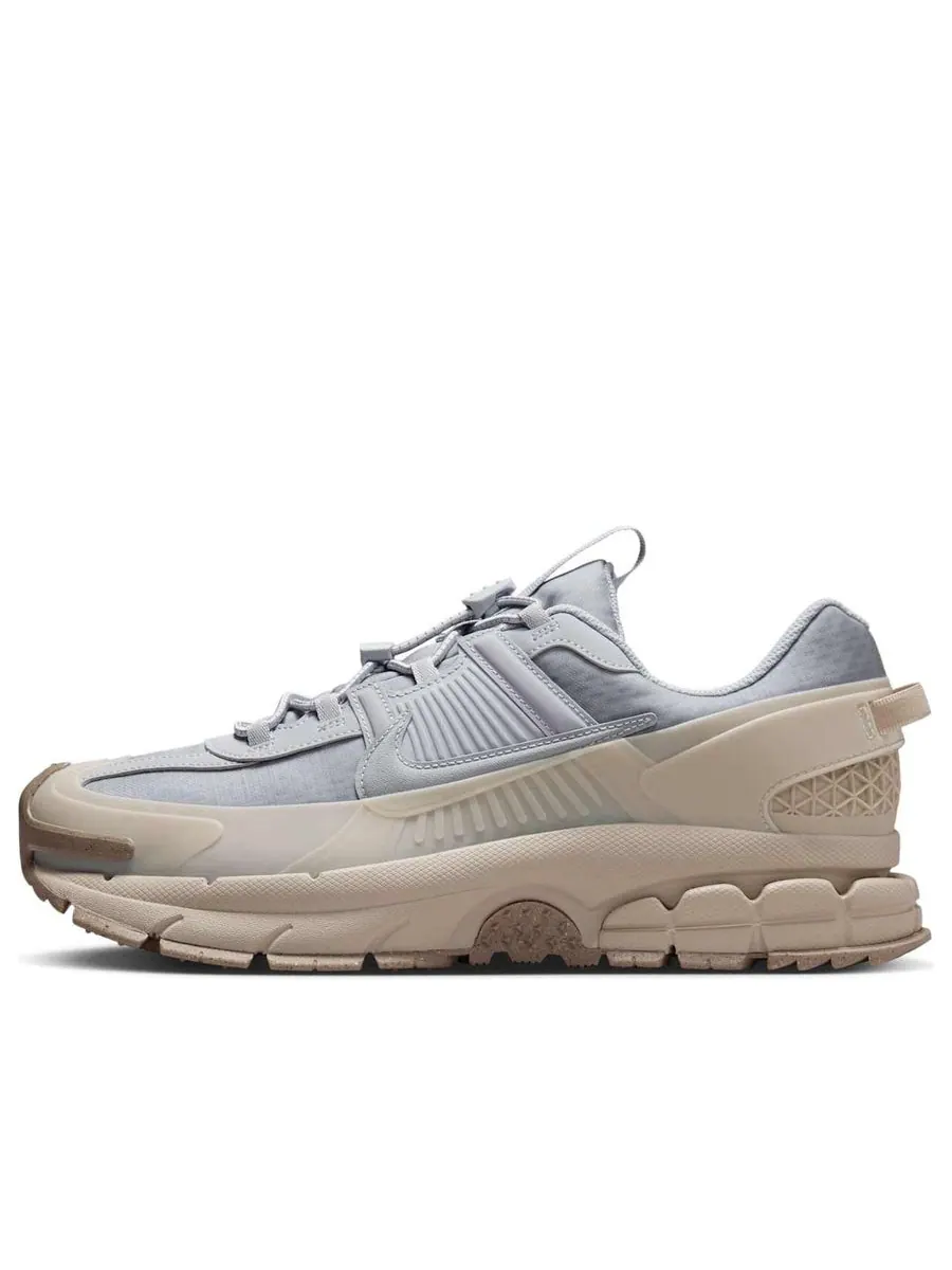 Кроссовки Nike Air Zoom Vomero Roam 'Wolf Grey Sand Drift' — изображение 1 из 6, серый
