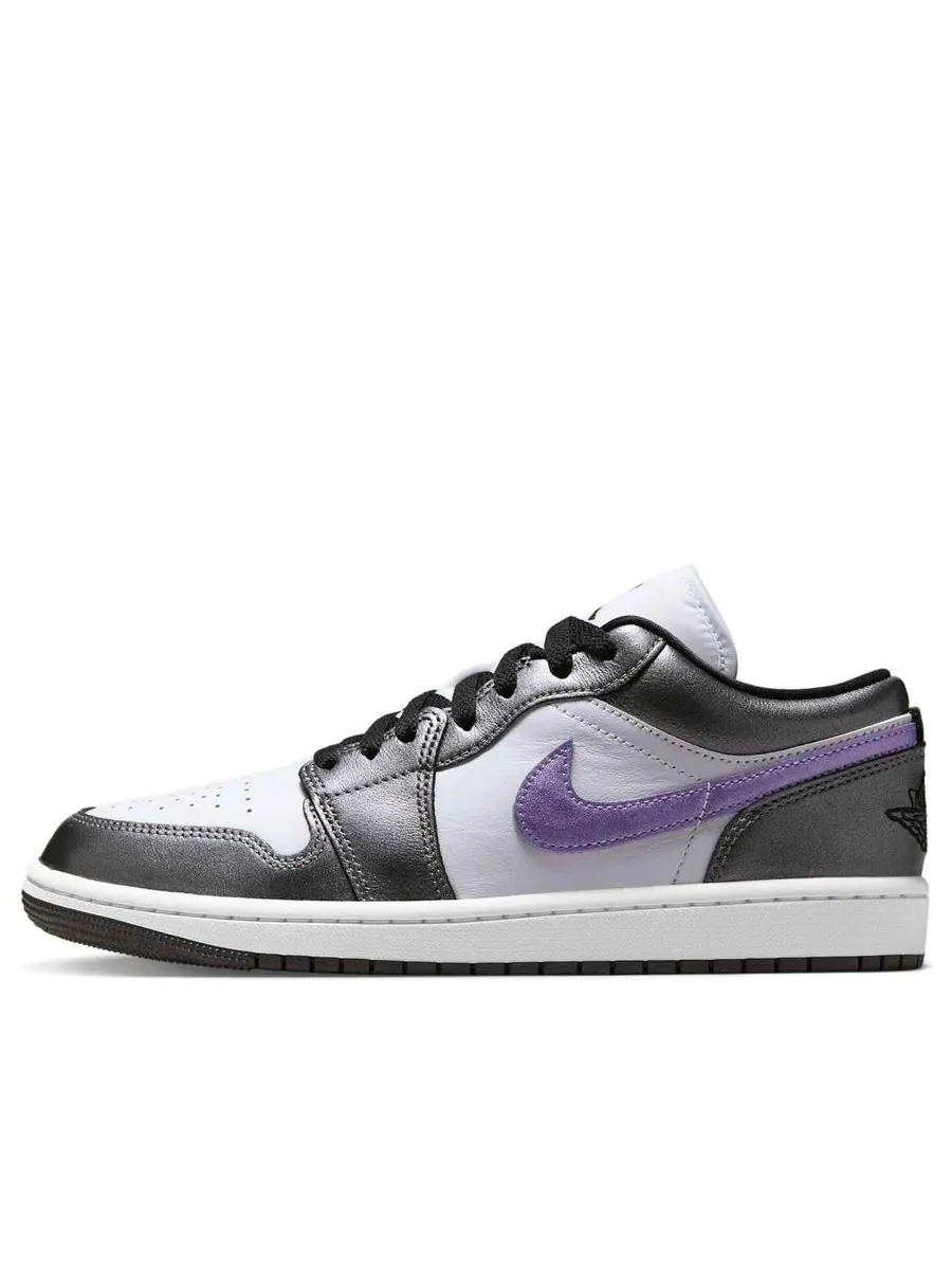 Кроссовки (WMNS) Air Jordan 1 Low SE 'Metallic Purple' — изображение 1 из 6, фиолетовый