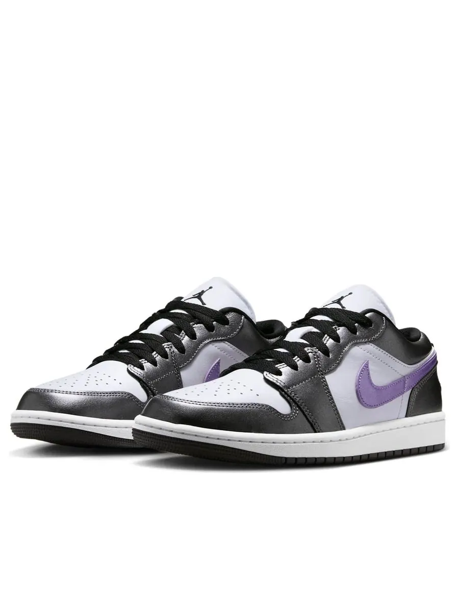 Кроссовки (WMNS) Air Jordan 1 Low SE 'Metallic Purple' — изображение 3 из 6, фиолетовый