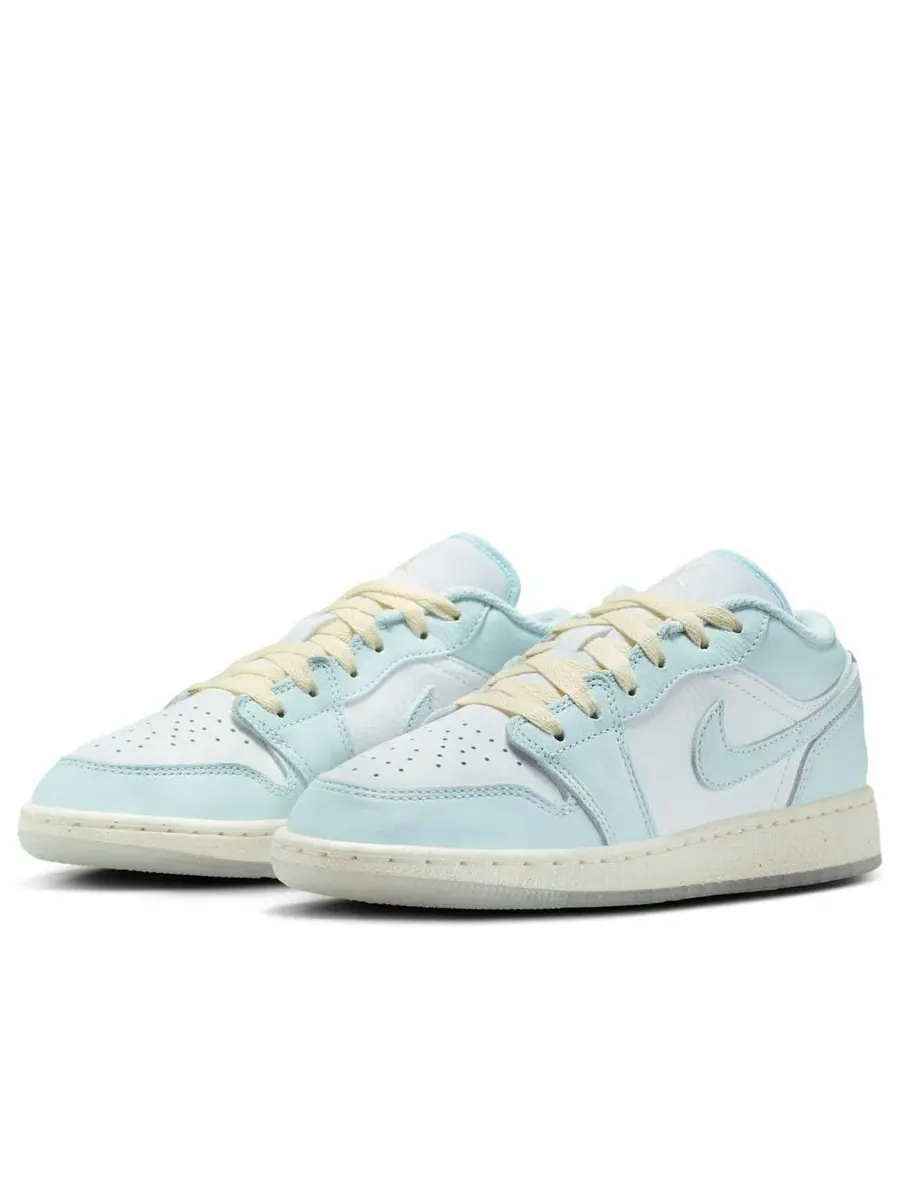 Кроссовки (GS) Air Jordan 1 Low SE 'Glacier Blue' — изображение 3 из 6, синий