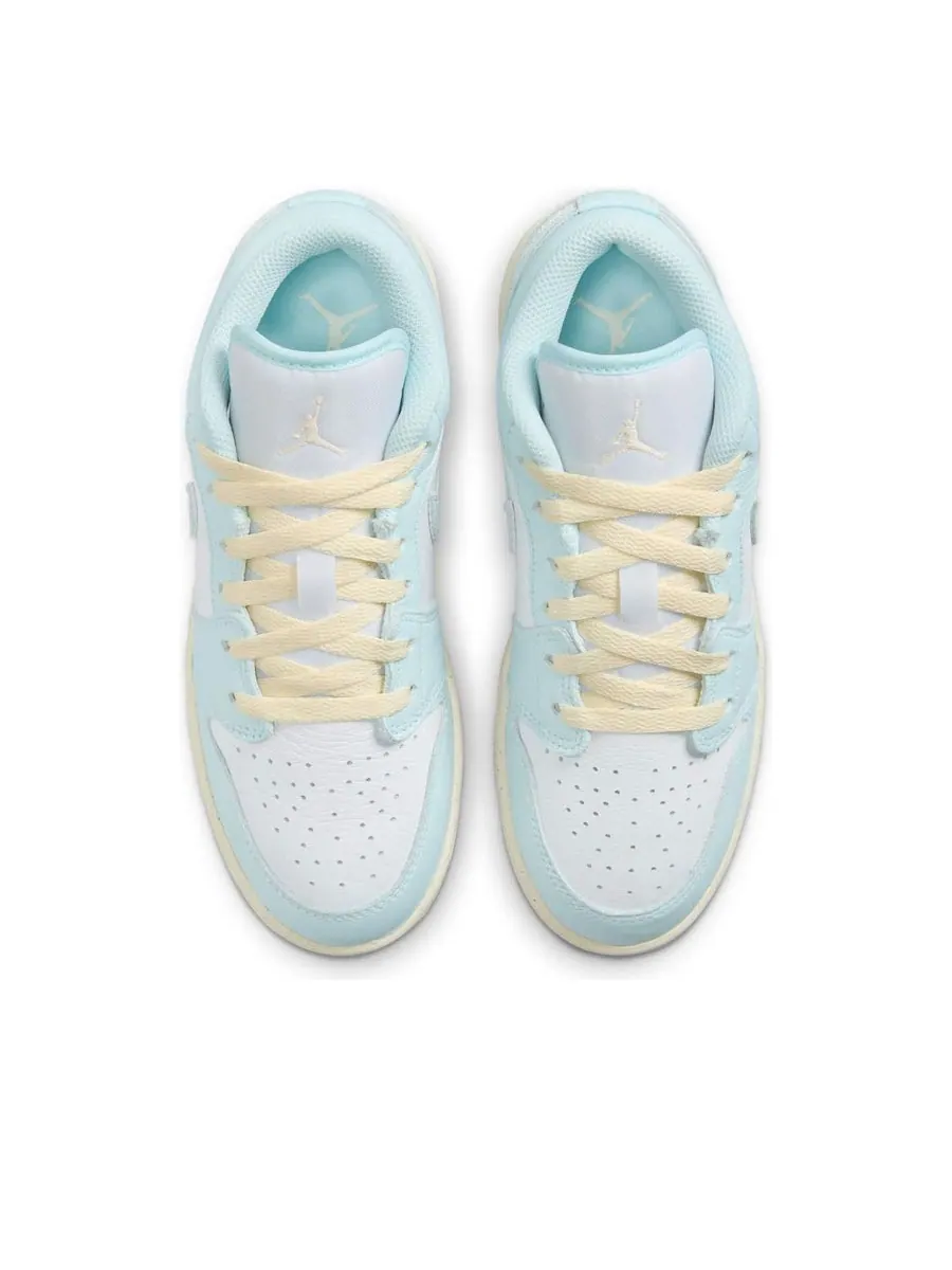 Кроссовки (GS) Air Jordan 1 Low SE 'Glacier Blue' — изображение 4 из 6, синий