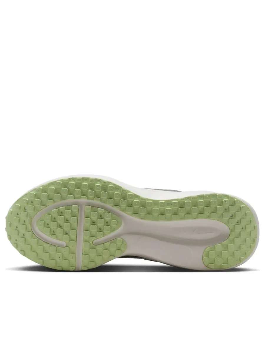 Кроссовки (WMNS) Nike Revolution 8 'White Metallic Silver Volt' — изображение 6 из 6, белый