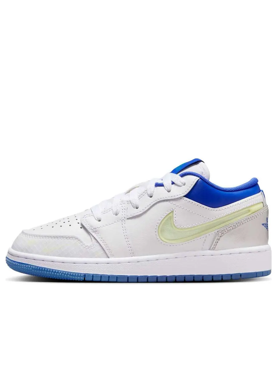 Кроссовки (GS) Air Jordan 1 Low 'The Sky Is Not The Limit' — изображение 1 из 6, белый
