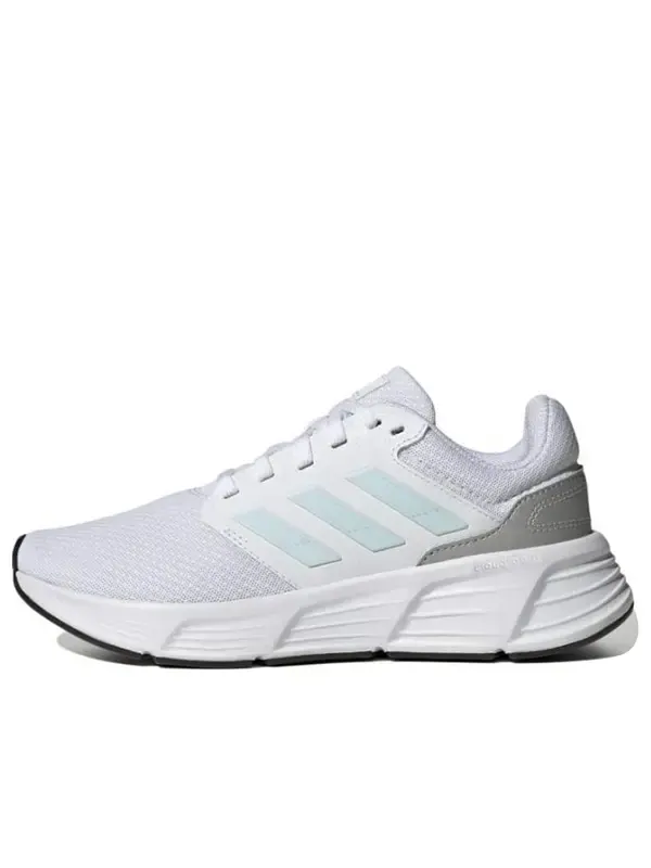 Кроссовки (WMNS) Adidas Galaxy 6 Running Shoes 'White' — изображение 1 из 4, белый/светлый синий
