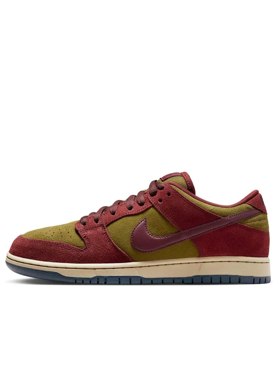 Кроссовки Nike SB Dunk Low 'Dark Team Red Olive Flak' — изображение 1 из 6, красный