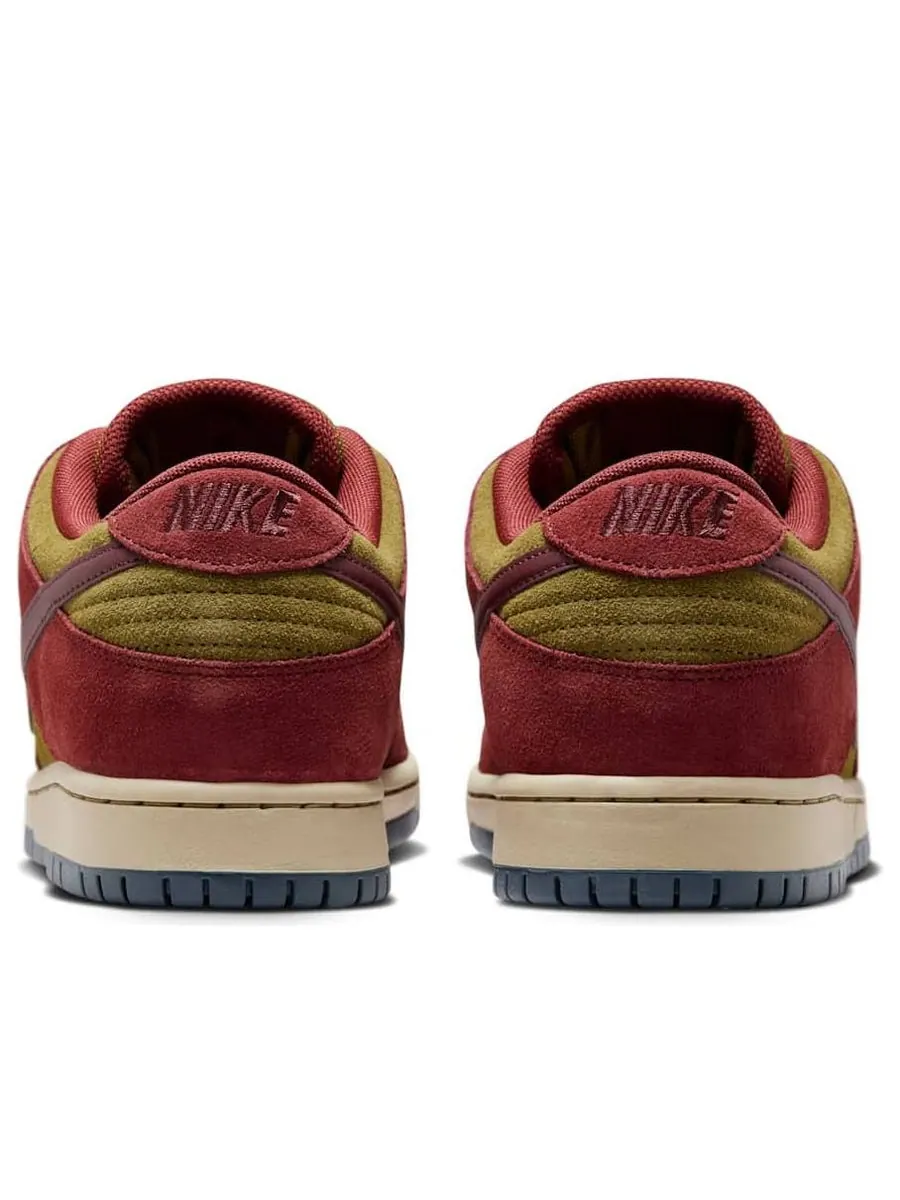 Кроссовки Nike SB Dunk Low 'Dark Team Red Olive Flak' — изображение 5 из 6, красный