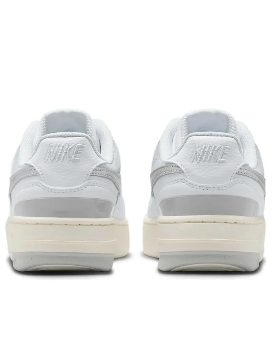 Кроссовки (WMNS) Nike Gamma Force 'White Light Smoke Grey Metallic Silver' — изображение 5 из 6, белый