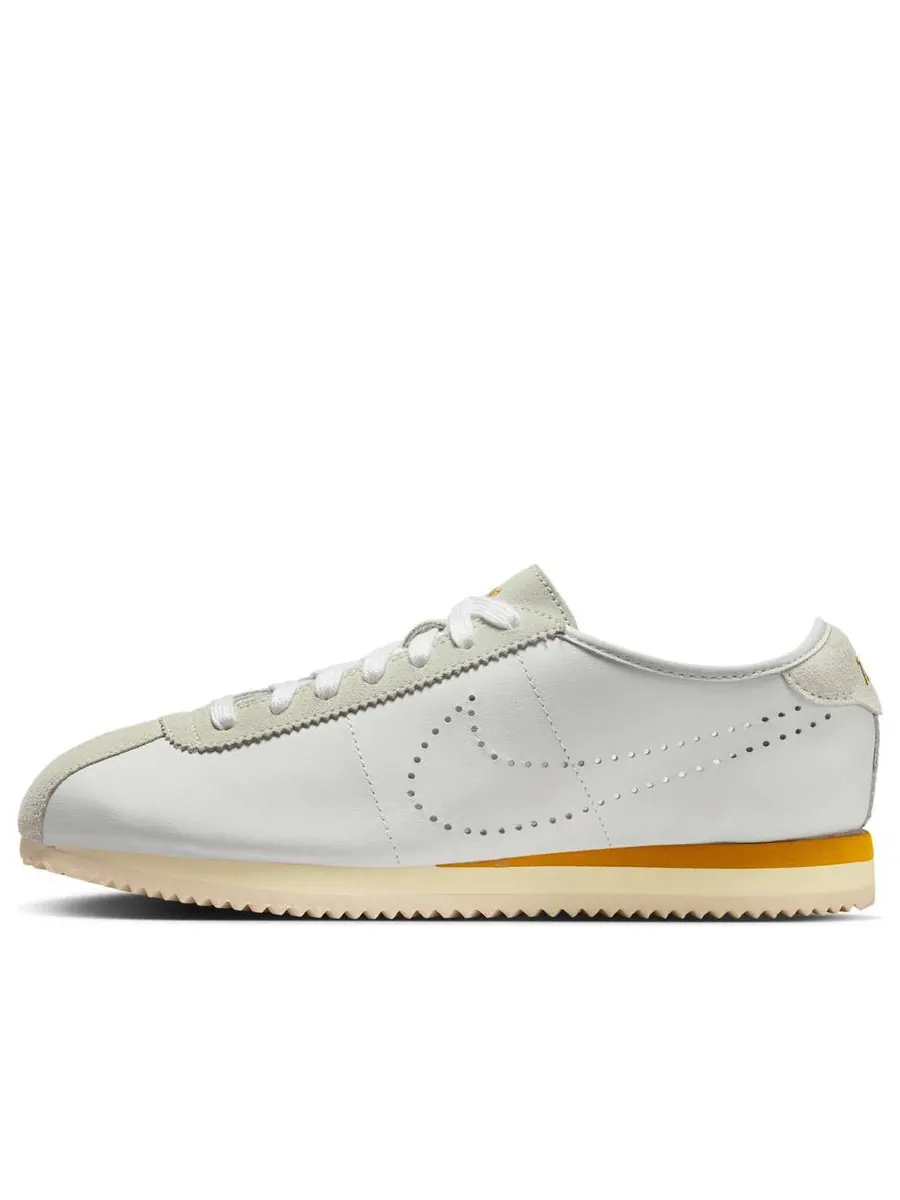 Кроссовки (WMNS) Nike Cortez 'White Bronze Perforated Swoosh' — изображение 1 из 6, белый
