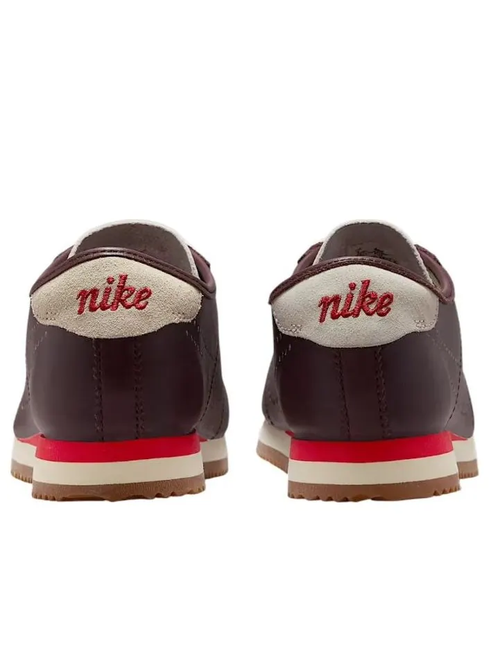 Кроссовки (WMNS) Nike Cortez Leather 'Burgundy Crush Coconut Milk' — изображение 4 из 5, бордовый