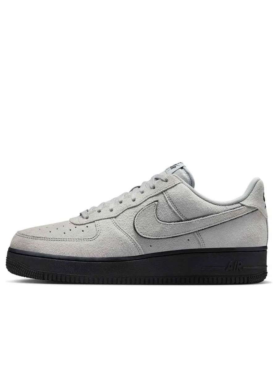 Кроссовки Nike Air Force 1 '07 LV8 'Light Smoke Grey Black' — изображение 1 из 6, серый