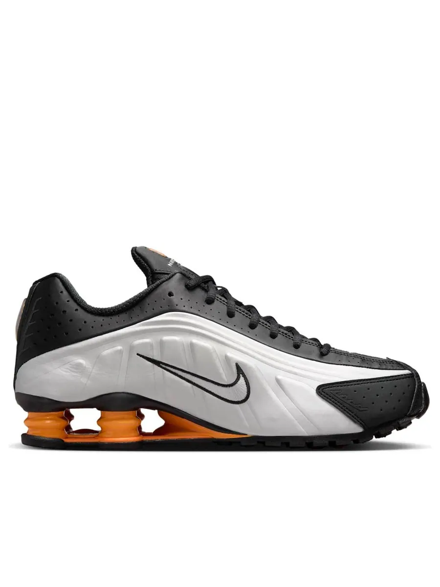 Кроссовки Nike Shox R4 'Black Vast Grey Bright Mandarin' — изображение 2 из 6, серый