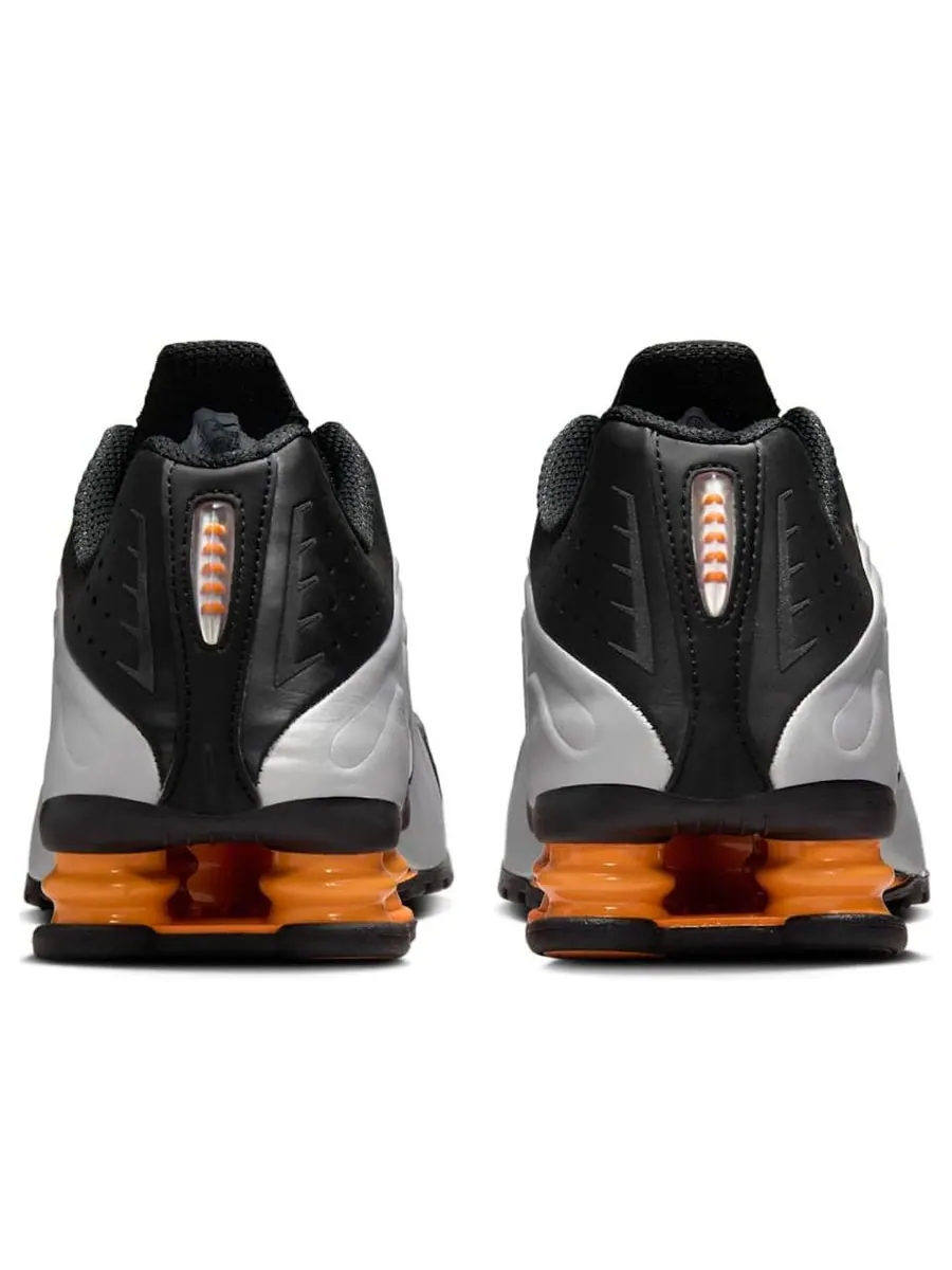 Кроссовки Nike Shox R4 'Black Vast Grey Bright Mandarin' — изображение 5 из 6, серый