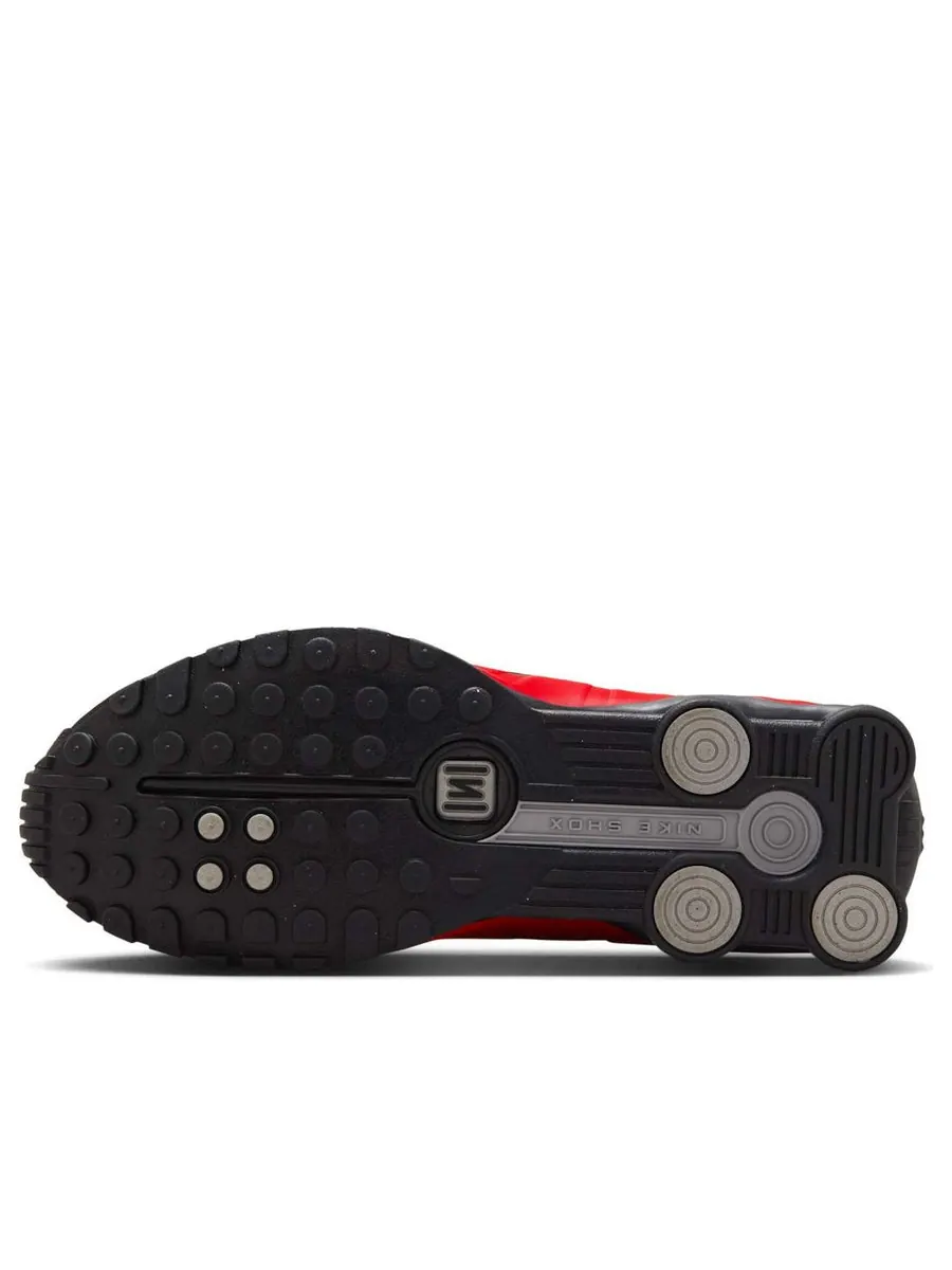 Кроссовки Nike Shox R4 'Bred' — изображение 6 из 6, красный