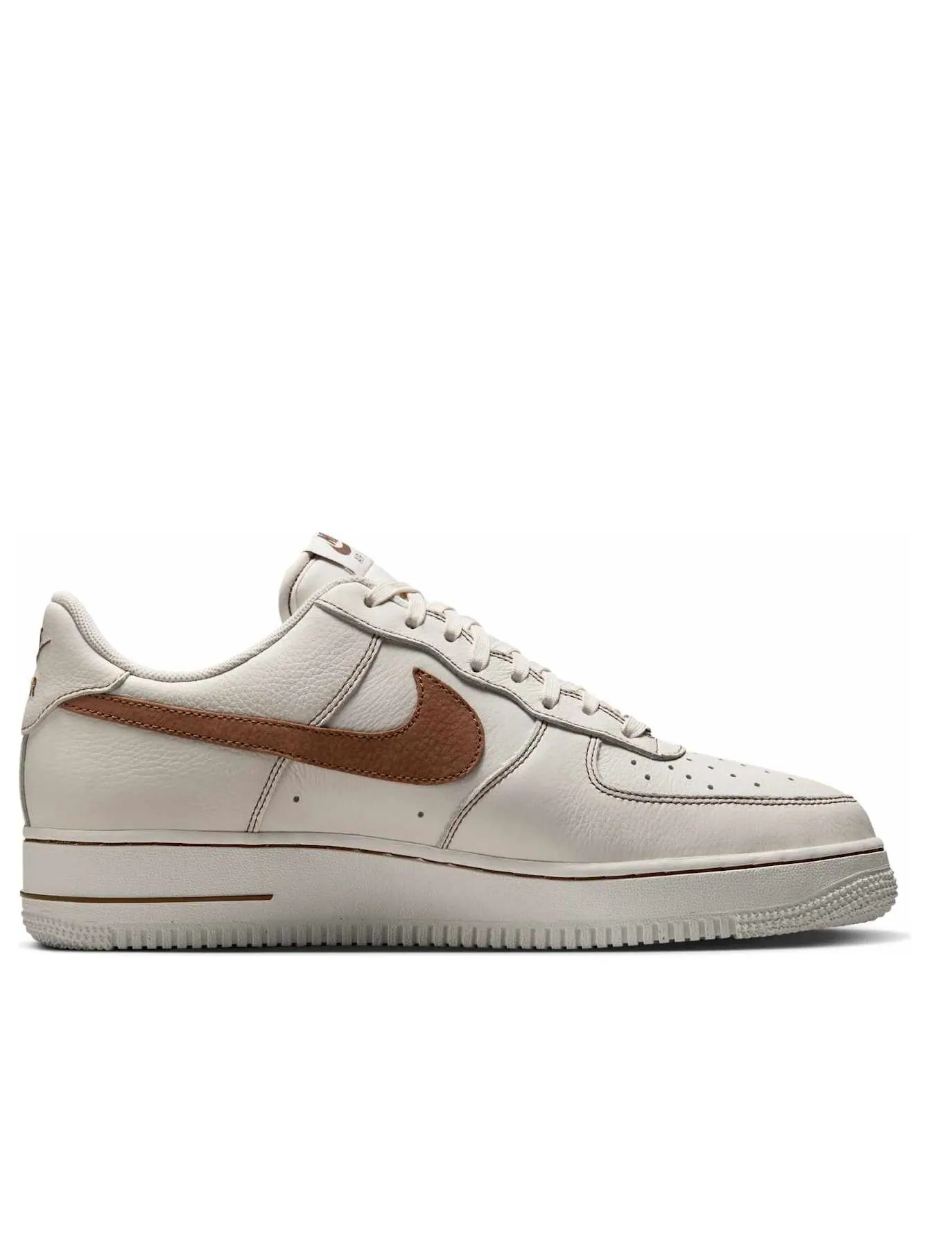 Кроссовки Nike Air Force 1 '07 LV8 'Ivory Saddle Brown' — изображение 2 из 7, бежевый