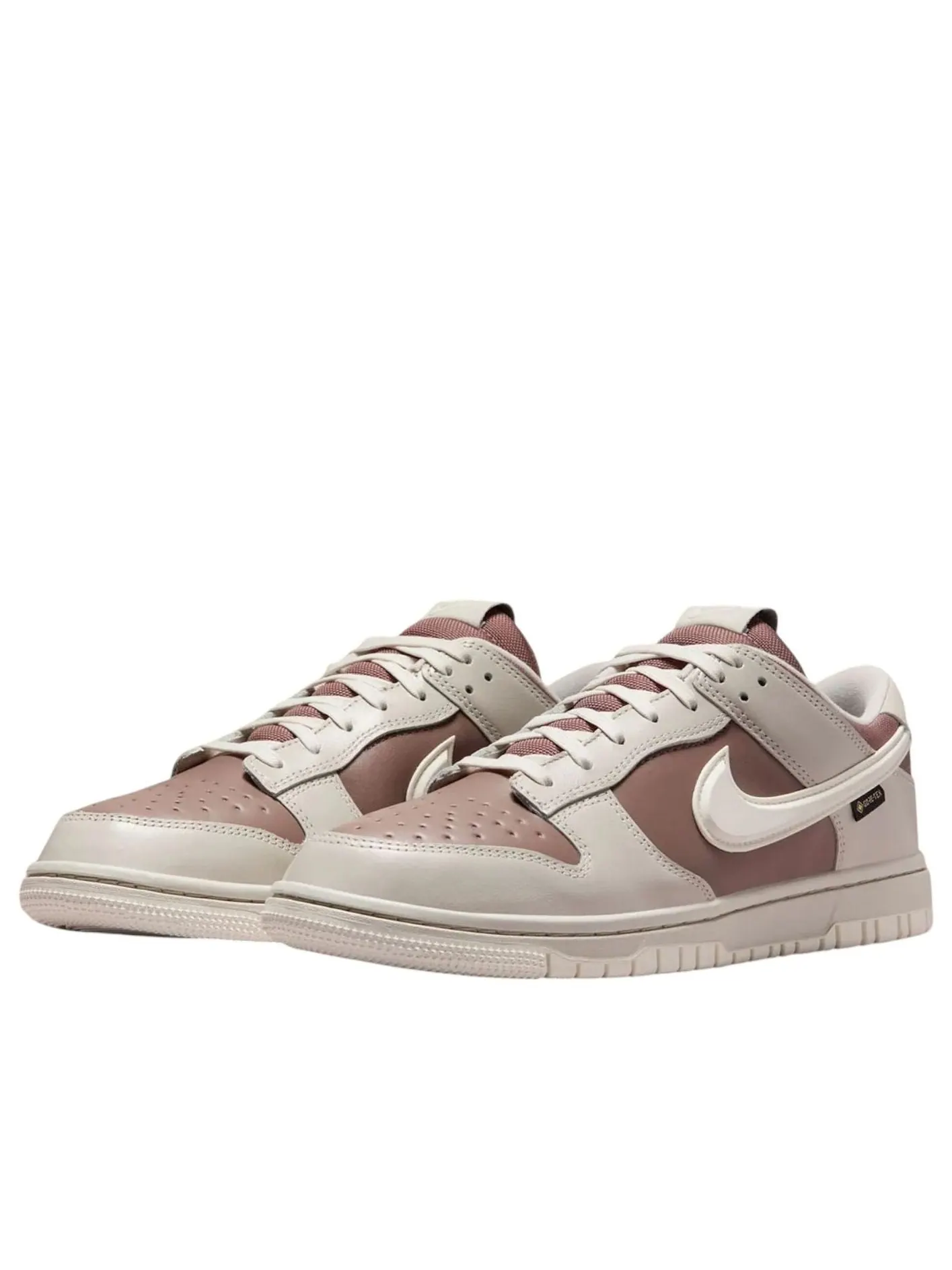 Кроссовки Nike Dunk Low GORE-Tex 'Light Bone' — изображение 2 из 6, бежевый