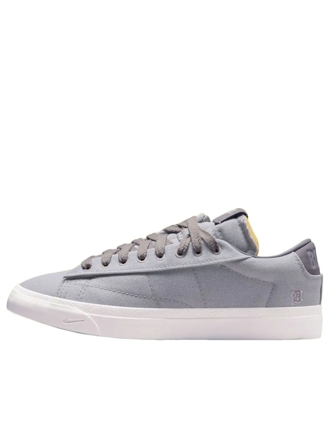 Nike x Devin Booker Blazer Low 'Pearl Grey Phantom' — изображение 1 из 5, серый//серый