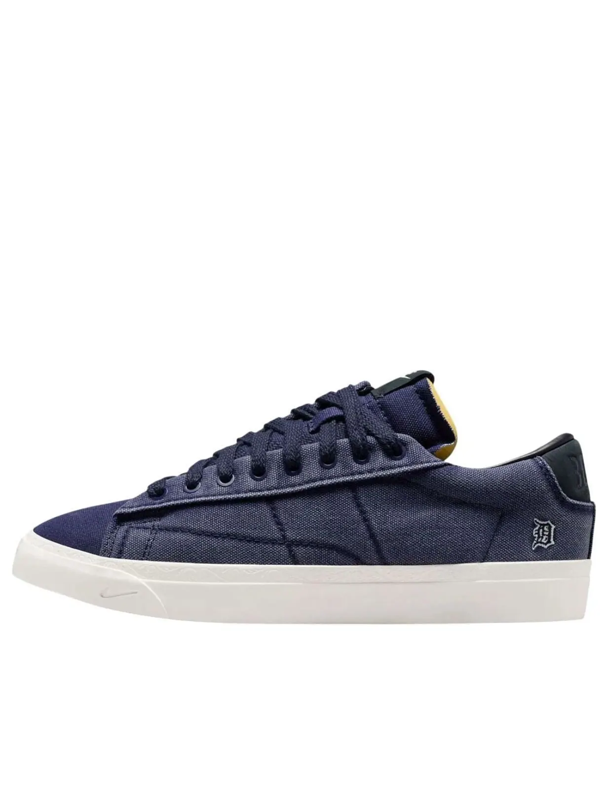 Nike x Devin Booker Blazer Low Detroit Tigers 'College Navy' — изображение 1 из 6, темно-синий/белый