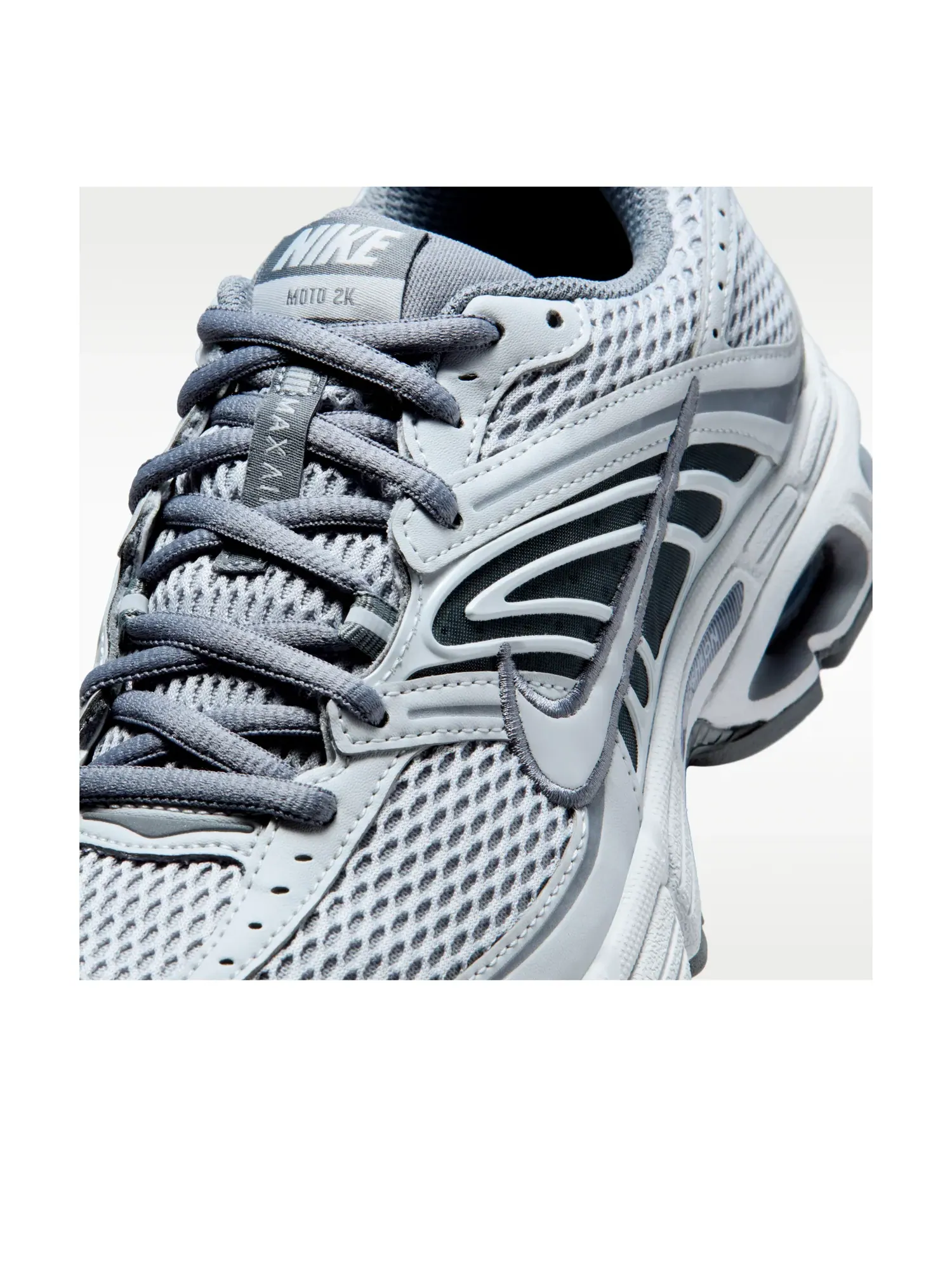 Кроссовки (WMNS) Nike Air Max Moto 2K 'Wolf Grey Pure Platinum' — изображение 5 из 6, серый