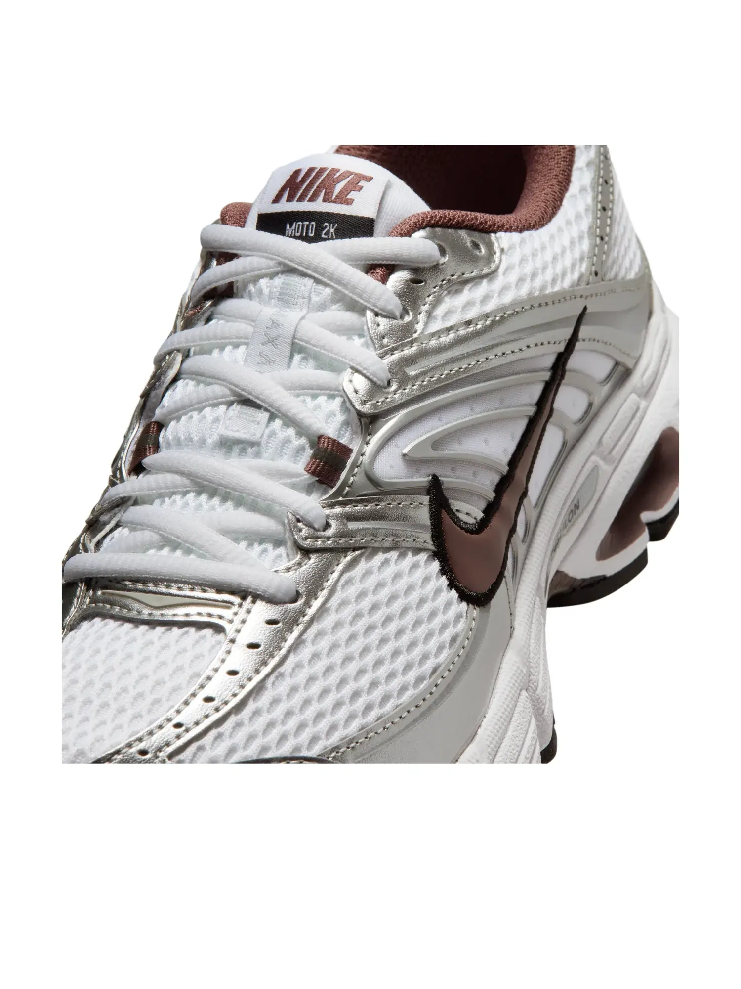 Кроссовки Nike Air Max Moto 2K 'Metallic Silver Tattoo' HQ2056-109 — изображение 6 из 7, серебряный