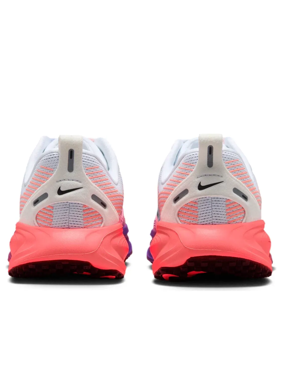 Детские кроссовки для бега с шнуровкой Nike Vomero 18 — изображение 5 из 8, мульти
