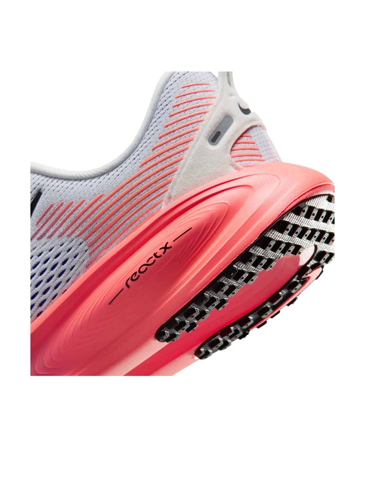 Детские кроссовки для бега с шнуровкой Nike Vomero 18 — изображение 8 из 8, мульти