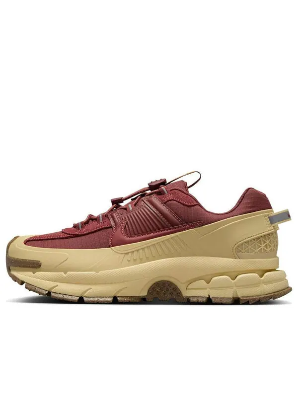 Кроссовки air zoom vomero roam 'team red gold' Nike — изображение 1 из 4