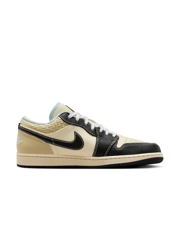 Кроссовки 1 low se 'coconut milk black muslin' Air Jordan — изображение 2 из 4, черный/золотистый/синий