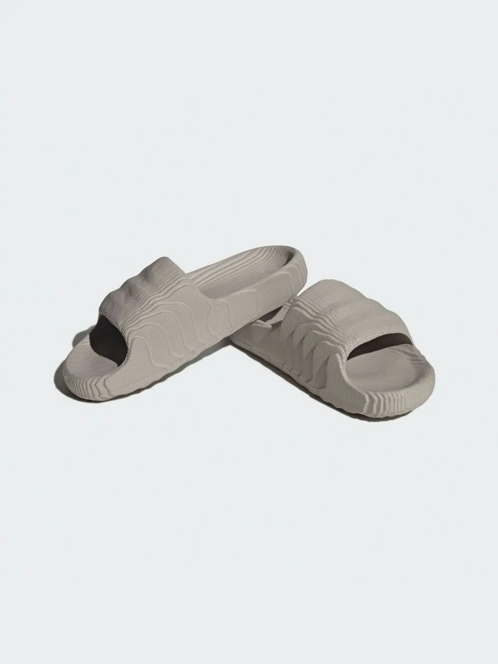Шлепанцы Adidas Adilette 22 — изображение 2 из 11, серо-коричневый