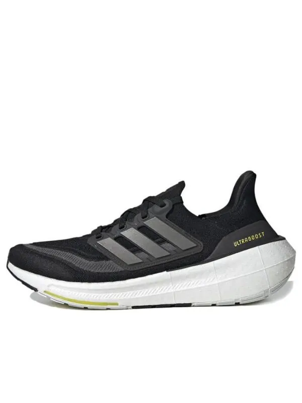 Кроссовки ультрабуст лайт Adidas — изображение 1 из 4, черный