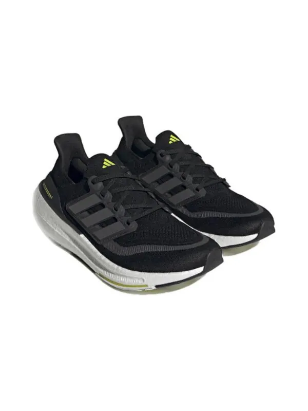 Кроссовки ультрабуст лайт Adidas — изображение 2 из 4, черный