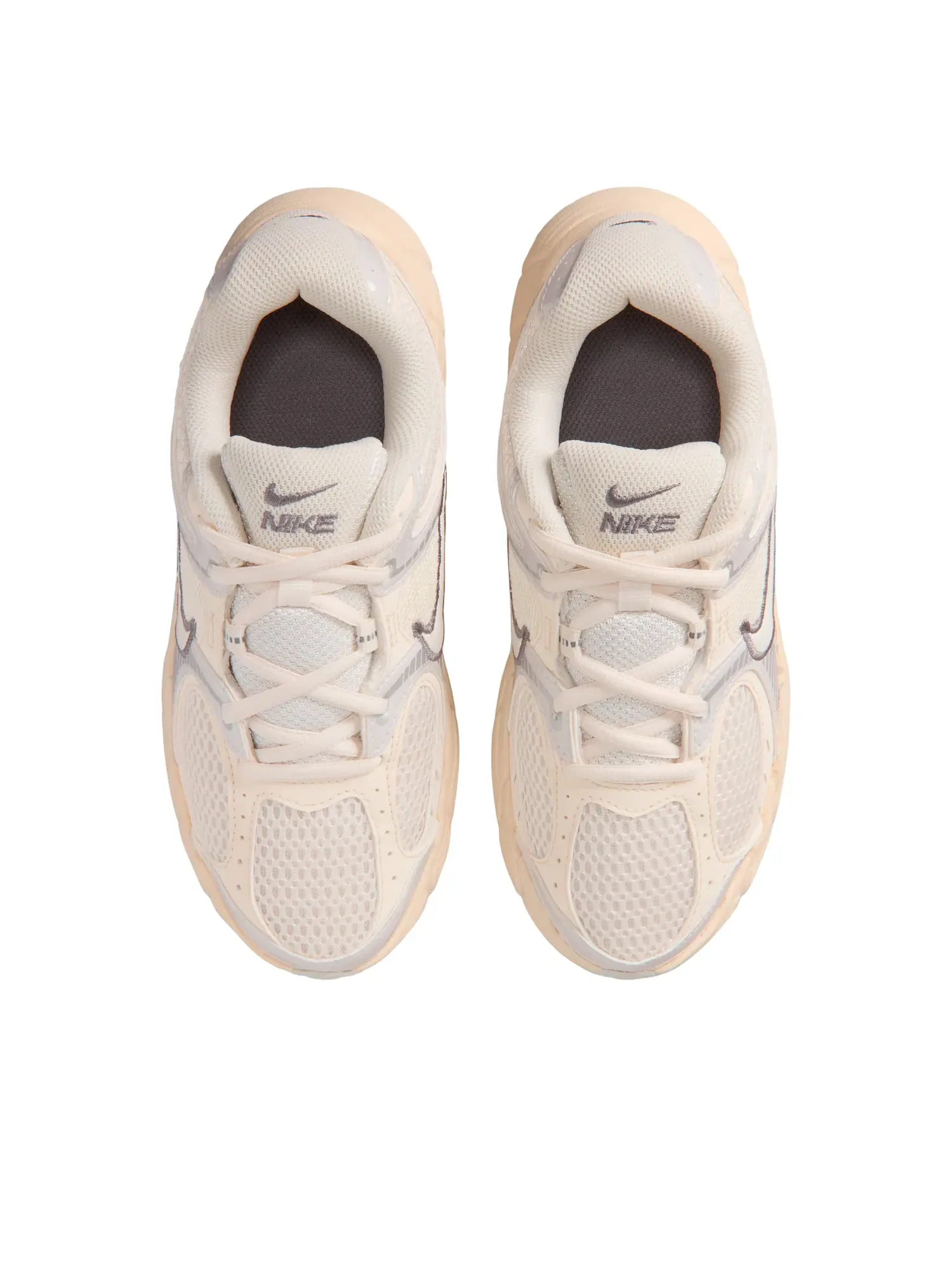 Кроссовки Nike V5 RNR 'Chalk Sail Pencil Point' HQ6411-106 — изображение 2 из 6, бежевый