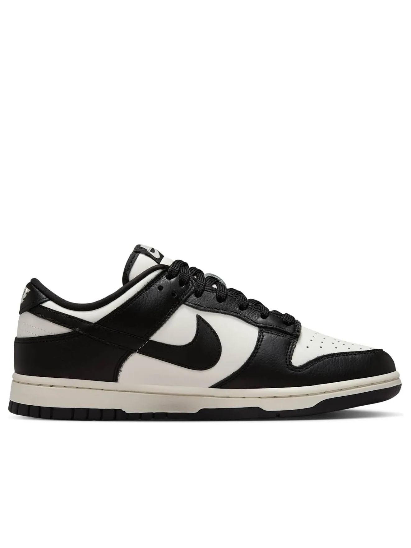 Кроссовки (WMNS) Nike Dunk Low SE 'Panda Cherry Charm' — изображение 2 из 6, черный