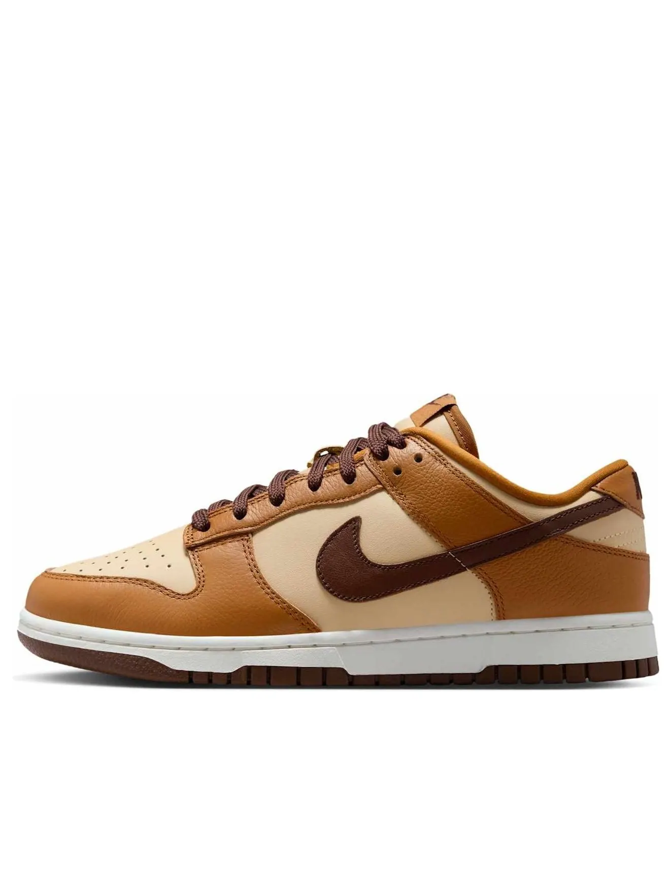 Кроссовки (WMNS) Nike Dunk Low SE 'Desert Ochre Cherry Charm' — изображение 1 из 6, коричневый