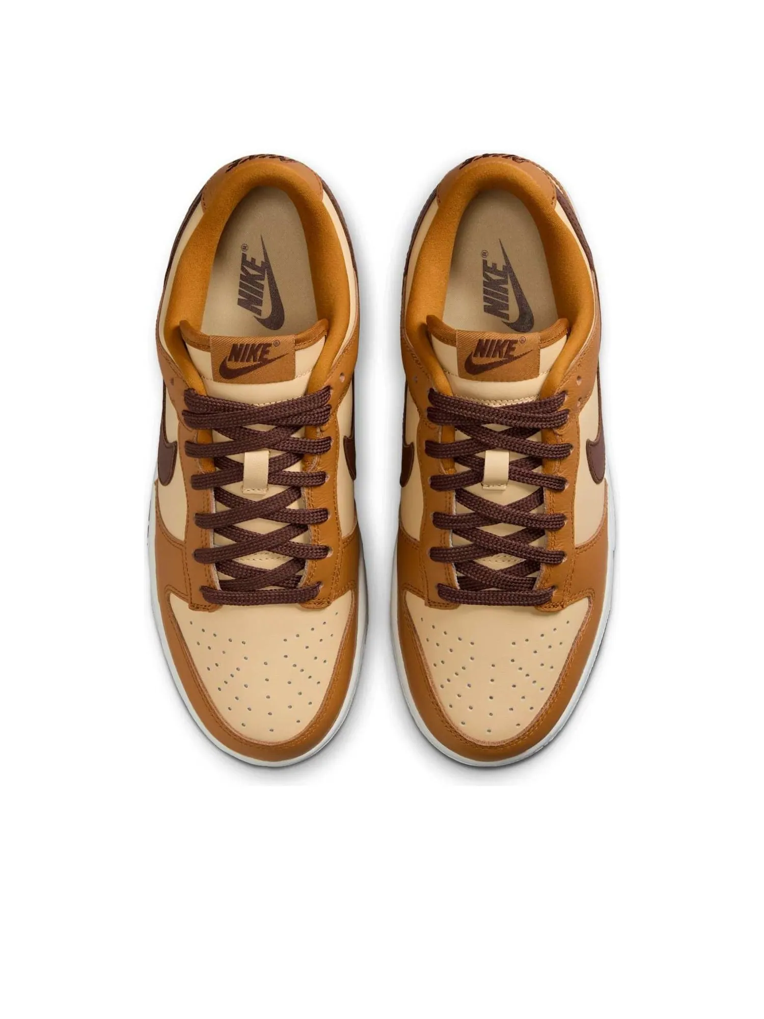 Кроссовки (WMNS) Nike Dunk Low SE 'Desert Ochre Cherry Charm' — изображение 2 из 6, коричневый