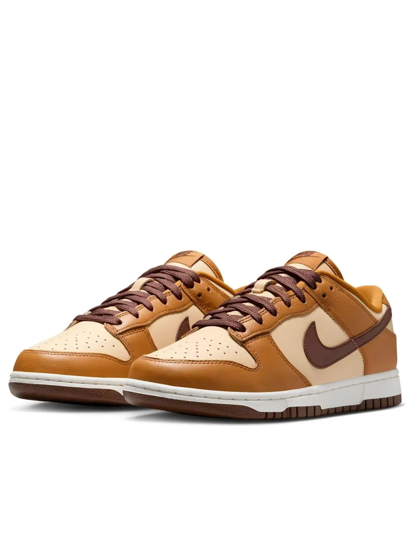Кроссовки (WMNS) Nike Dunk Low SE 'Desert Ochre Cherry Charm' — изображение 4 из 6, коричневый