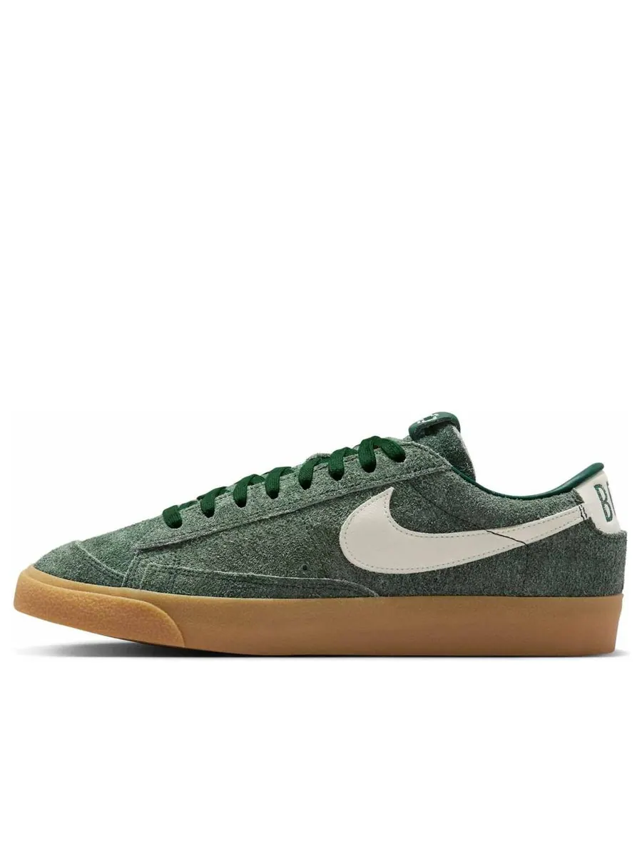 Кроссовки Nike x Devin Booker x Chevrolet Blazer Low 'Team Dark Green' — изображение 1 из 6, зеленый