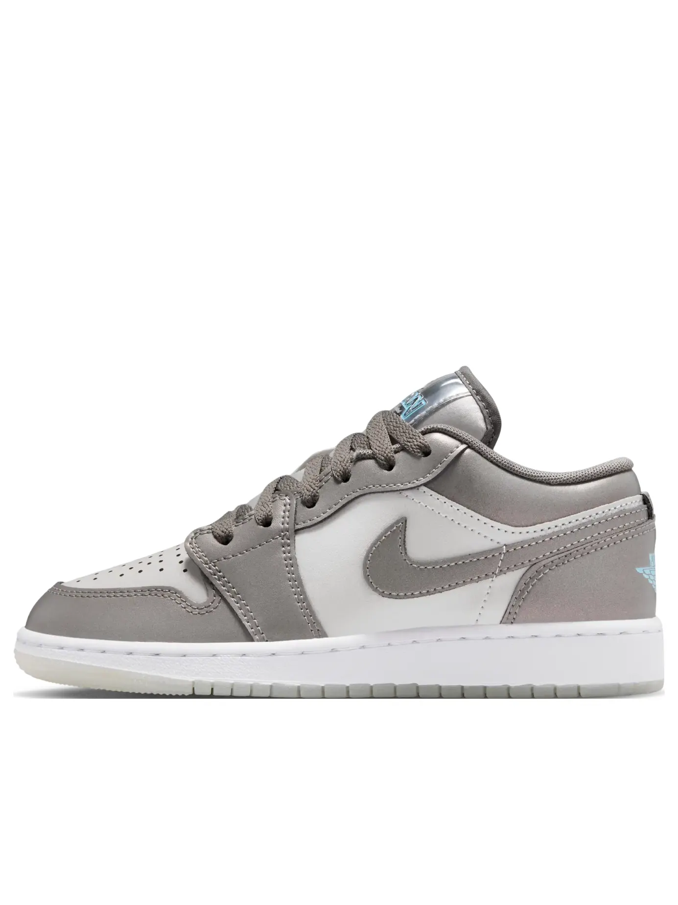 Кроссовки (GS) Air Jordan 1 Low SE 'Flat Pewter Blue Chill' — изображение 1 из 7, серый