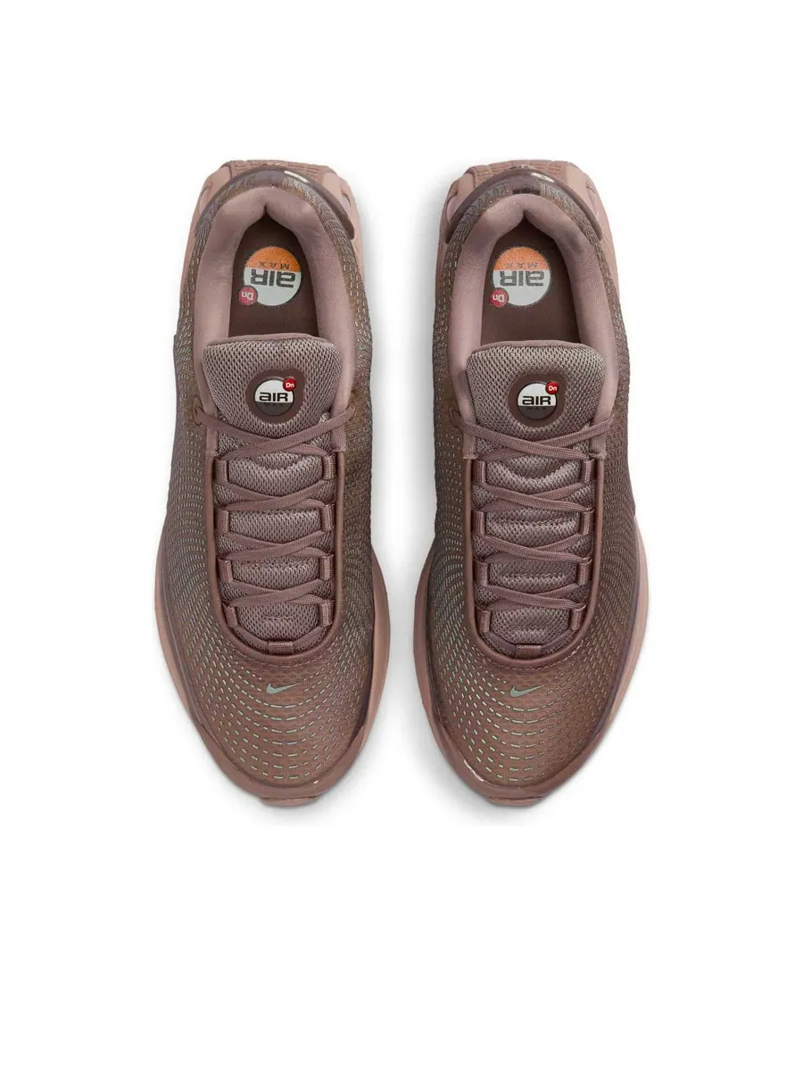 Кроссовки Nike Air Max Dn 'Mink Brown Ironstone' — изображение 4 из 6, коричневый