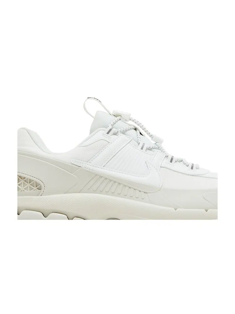 Кроссовки Zoom Vomero Roam 'Summit White' — изображение 2 из 8, белый