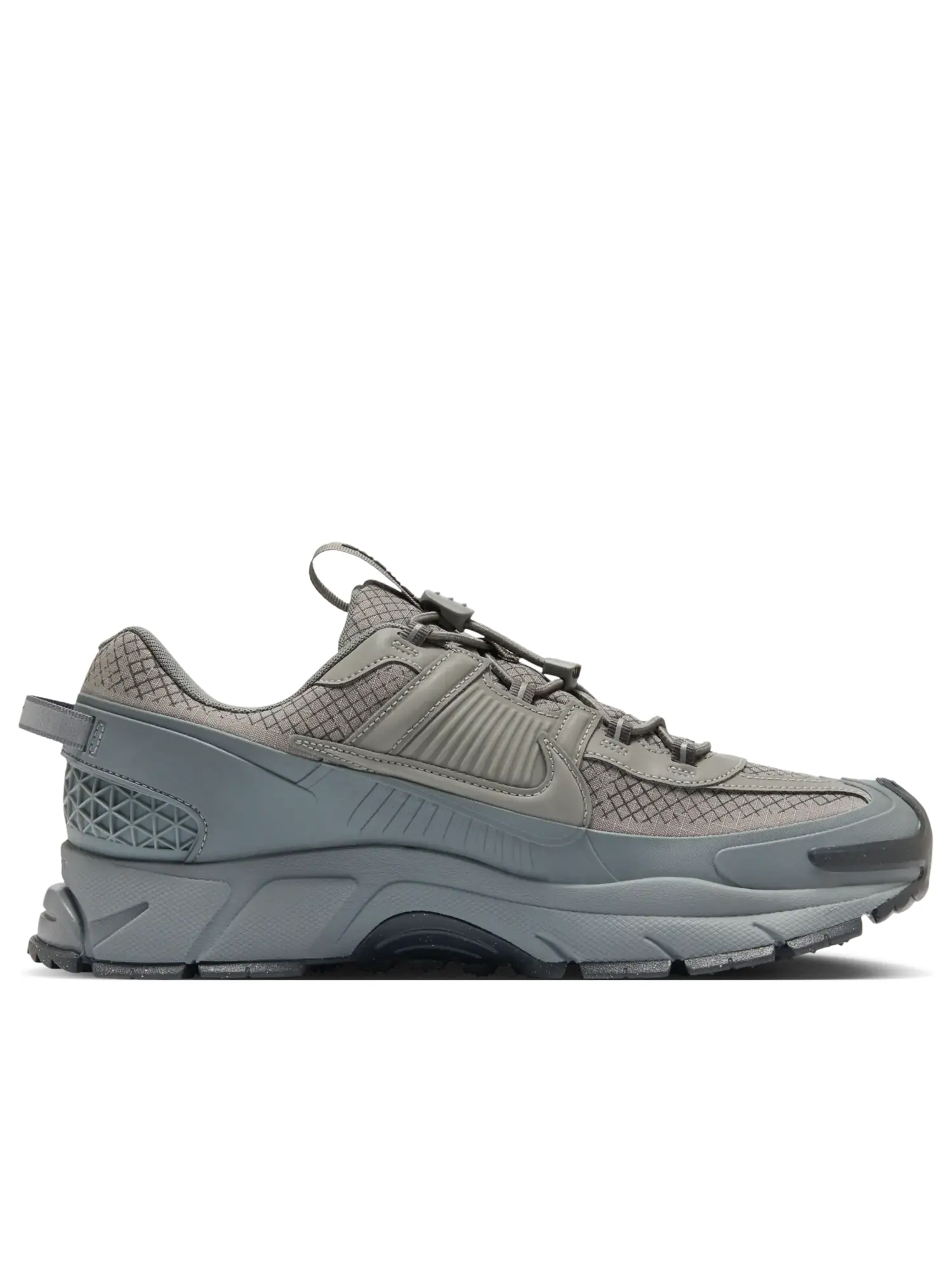 Кроссовки Nike Zoom Vomero Roam 'Metallic Pewter Cool Grey' — изображение 2 из 7, серый