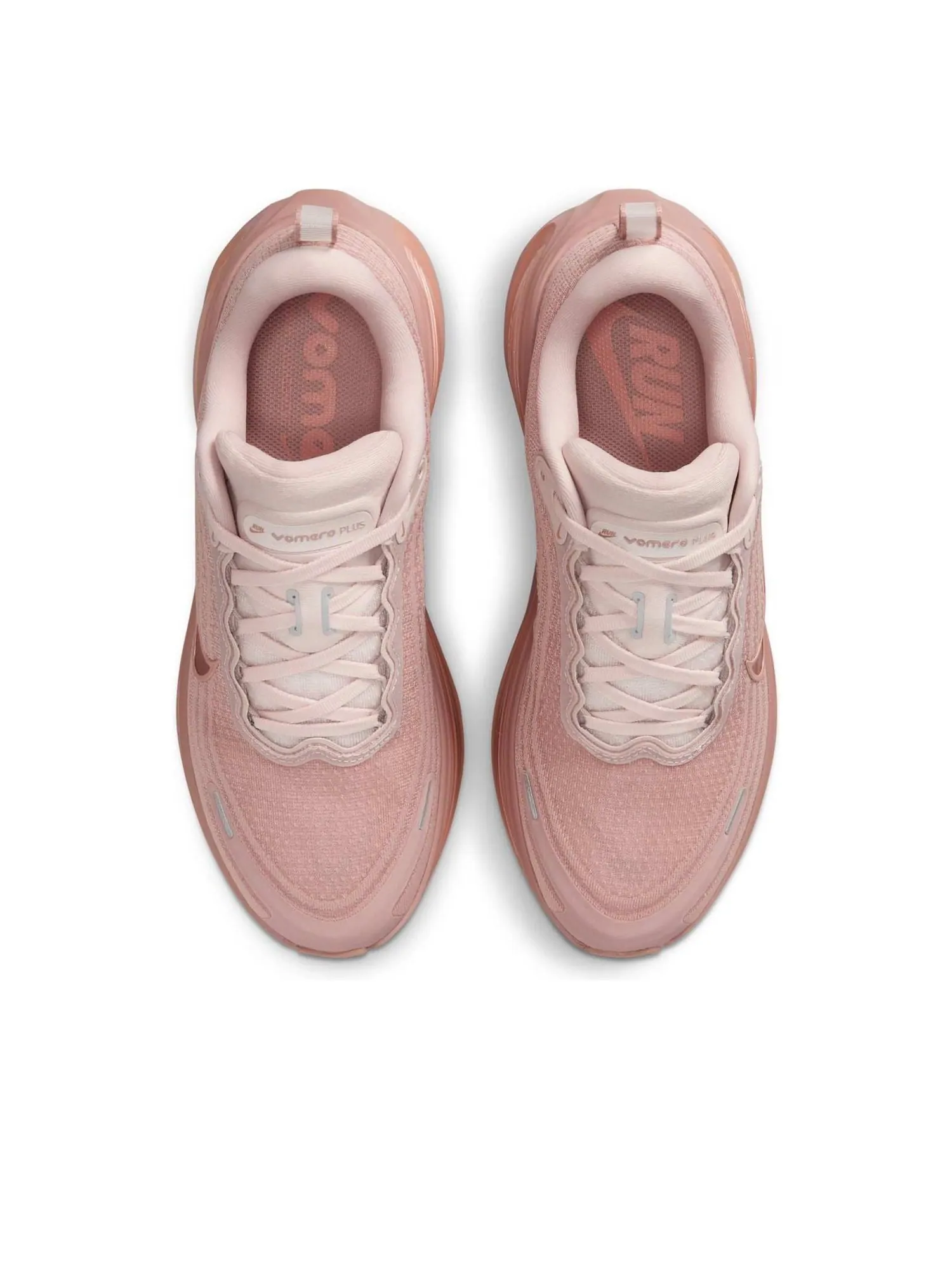 Кроссовки (WMNS) Nike Vomero Plus 'Particle Pink Rose Gold' — изображение 2 из 6, розовый