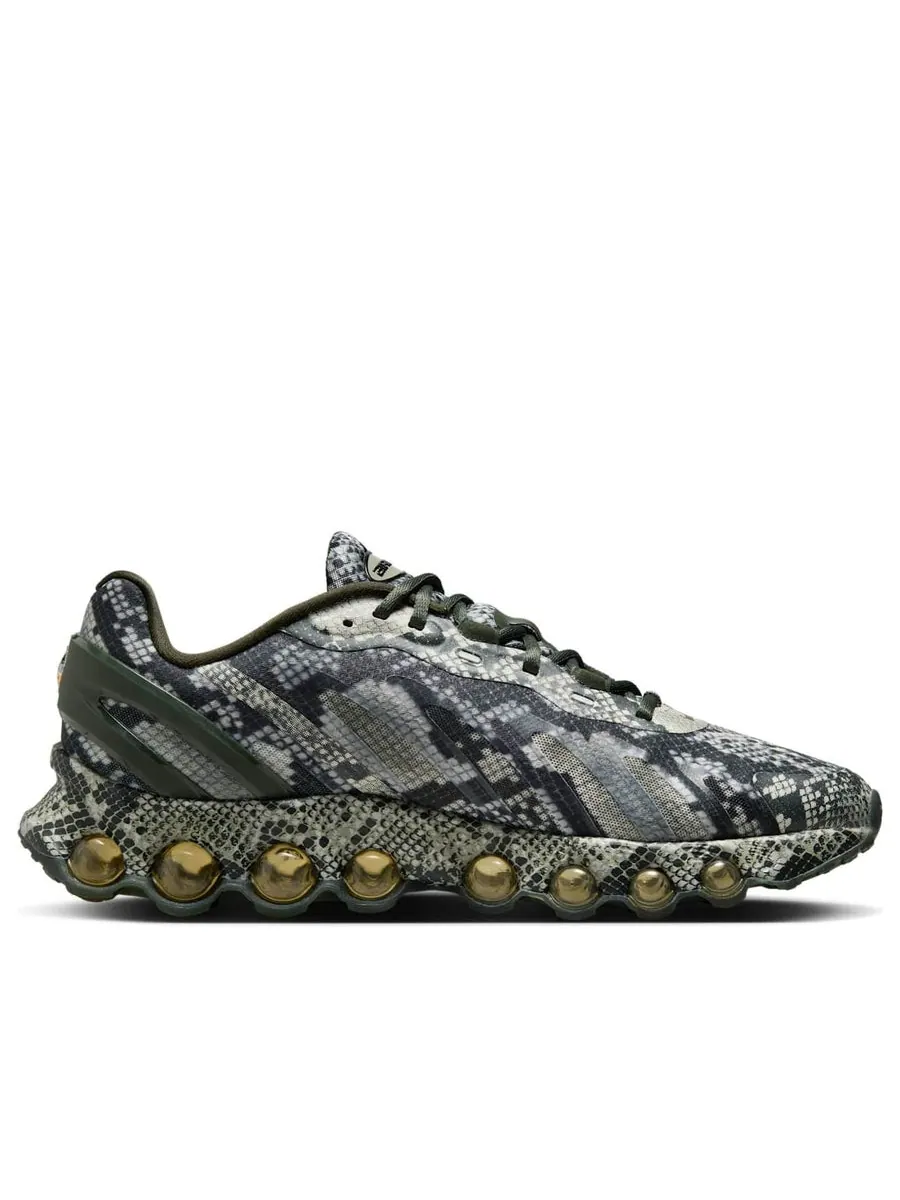 Кроссовки Nike Air Max Dn8 'Snakeskin' — изображение 2 из 6, серый