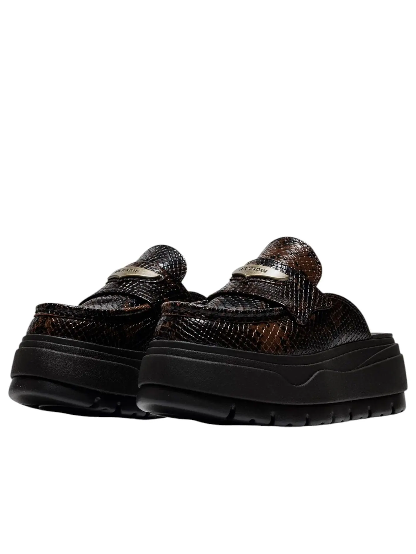 Мюли (WMNS) Air Jordan Mule 'Croc Velvet Brown' — изображение 2 из 5, коричневый