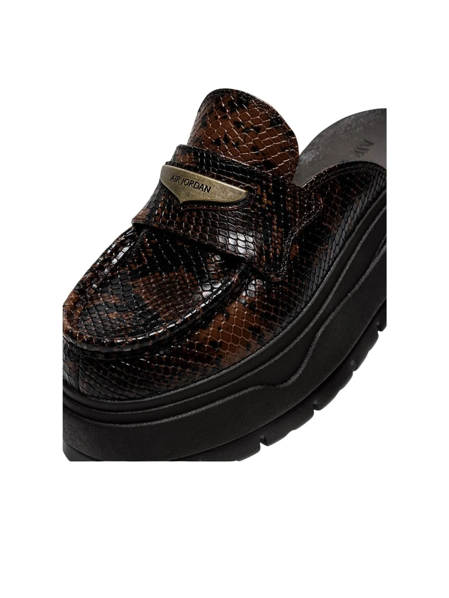 Мюли (WMNS) Air Jordan Mule 'Croc Velvet Brown' — изображение 5 из 5, коричневый