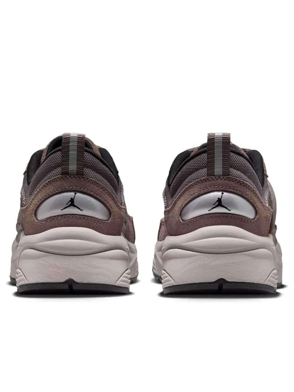 Кроссовки Air Jordan Trunner O/S 'Cave Stone' — изображение 3 из 6, коричневый