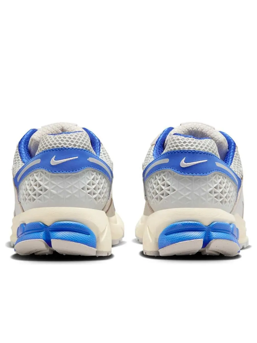 Кроссовки (WMNS) Nike Zoom Vomero 5 'Coconut Milk Game Royal' — изображение 5 из 6, бежевый