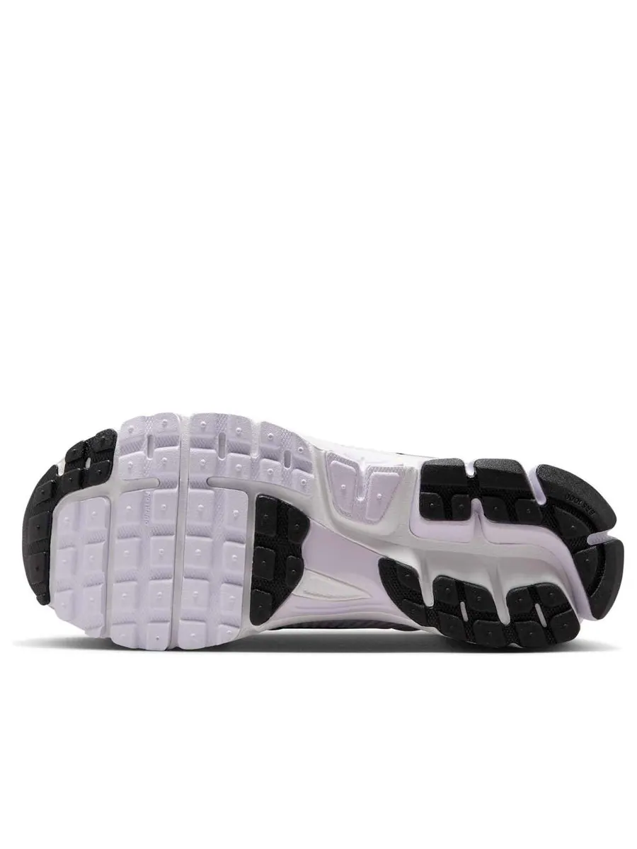 Кроссовки (WMNS) Nike Air Zoom Vomero 5 'Barely Grape Metallic Silver' — изображение 6 из 6, фиолетовый